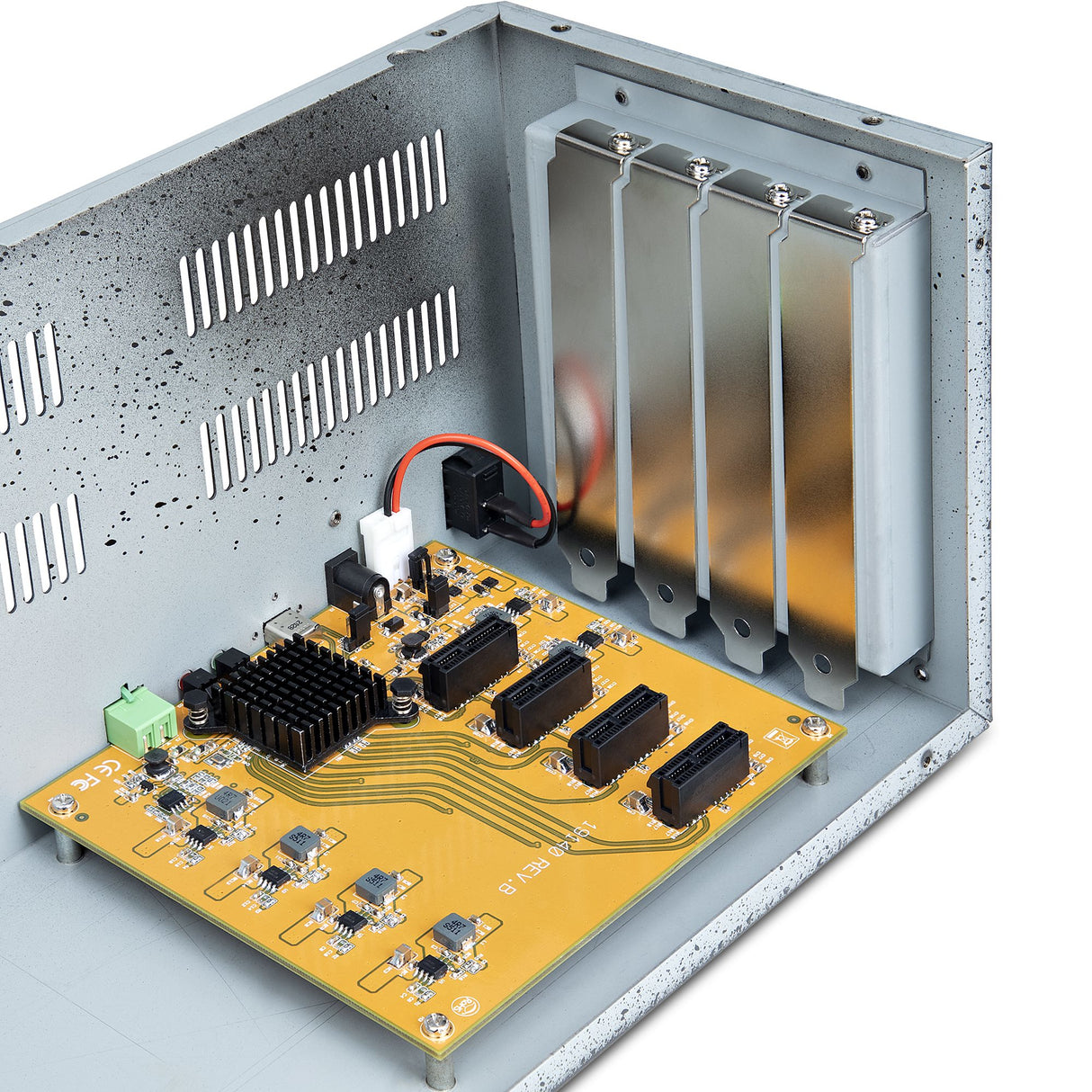 StarTech.com 4-Slot PCIe Expansion Chassis with PCIe x2 Host Card, PCIe 2.0 - 10Gbps, External PCIe Slots for Desktops/Servers, PCI Express Expansion Box/Adapter, 4 PCIe x1 Slots - TAA