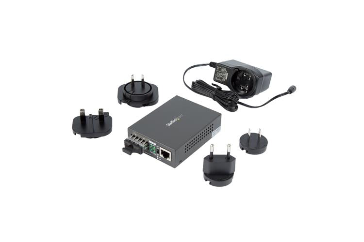 StarTech.com Multi-Mode (MM) SC Fiber Media Converter for 10/100/1000 Networks, Standalone Gigabit Ethernet to SC Fiber Converter, 850nm, 550m - TAA