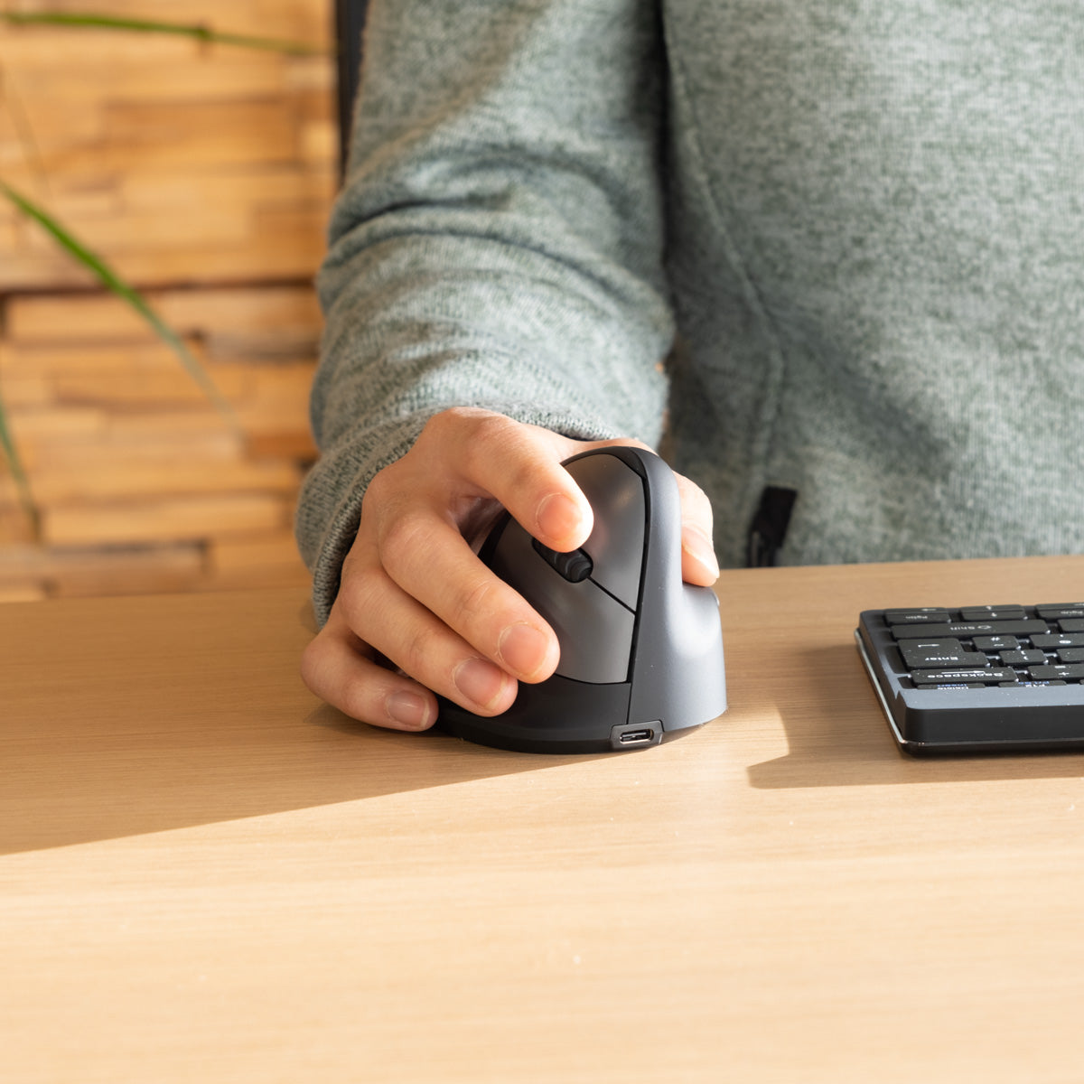 R-Go Tools Ergonomic mouse R-Go HE Break with break software, large (hand size ≥ 185 mm), right-handed, Bluetooth, black