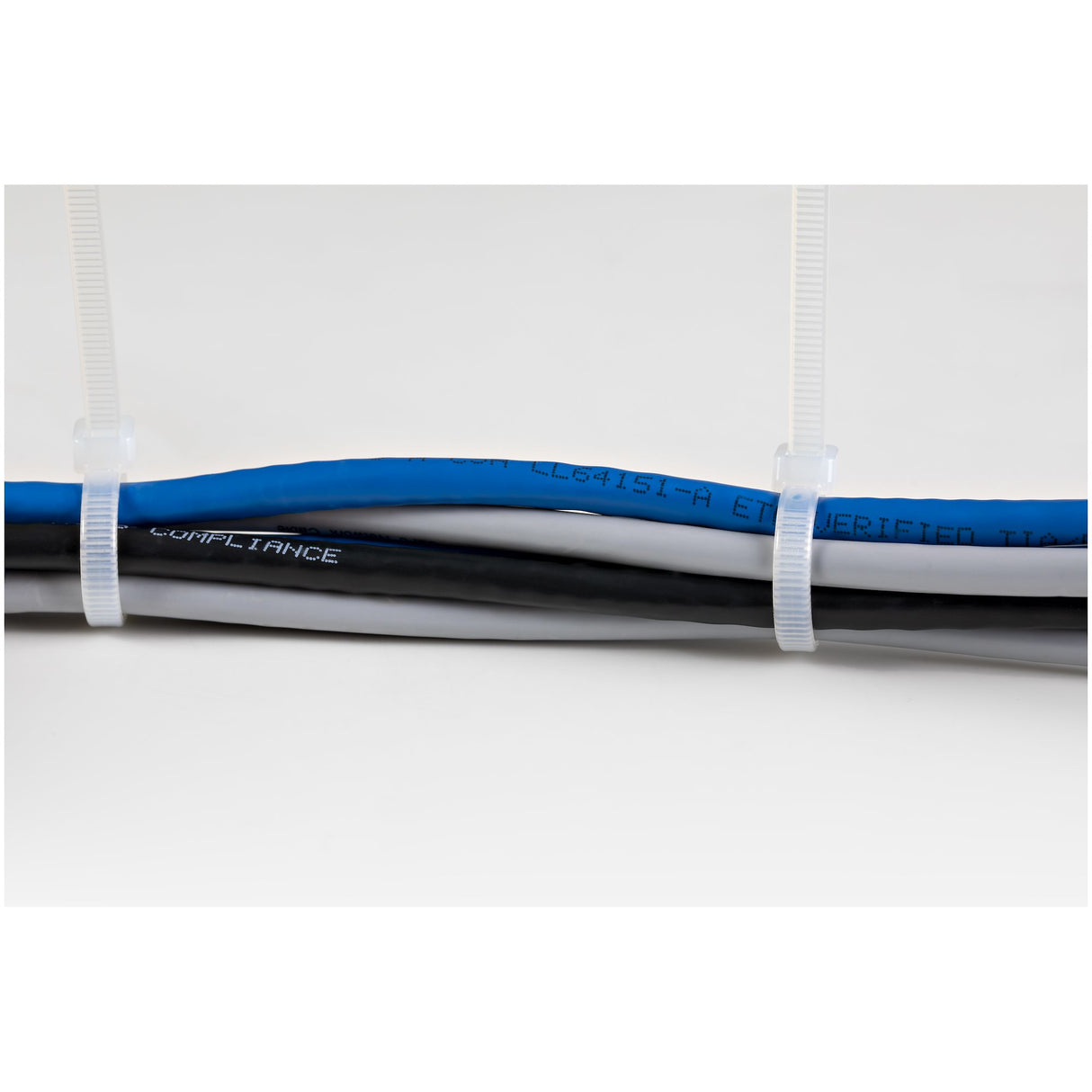 StarTech.com 10"(25cm) Cable Ties - 1/8"(4mm) wide, 2-5/8"(68mm) Bundle Diameter, 50lb(22kg) Tensile Strength, Nylon Self Locking Zip Ties w/ Curved Tip - 94V-2/UL Listed, 100 Pack - White - TAA