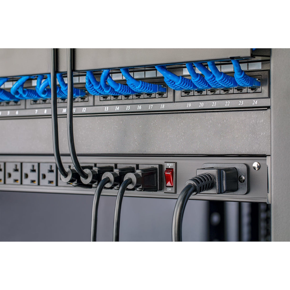StarTech.com 10 Outlet Rack Mount Power Strip 125V/16 Amp - 1U Horizontal 19" Rackmount PDU - NEMA 5-20P Input - 10x NEMA 5-15/20R Outlets - Rack Mount PDU - UL Listed - 8ft Power Cord
