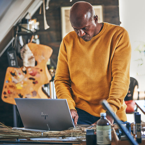HP ZBook Studio G11 Intel Core Ultra 7 155H Mobile workstation 40.6 cm (16") WUXGA 32 GB DDR5-SDRAM 1 TB SSD NVIDIA RTX 2000 Ada Wi-Fi 7 (802.11be) Windows 11 Pro Silver