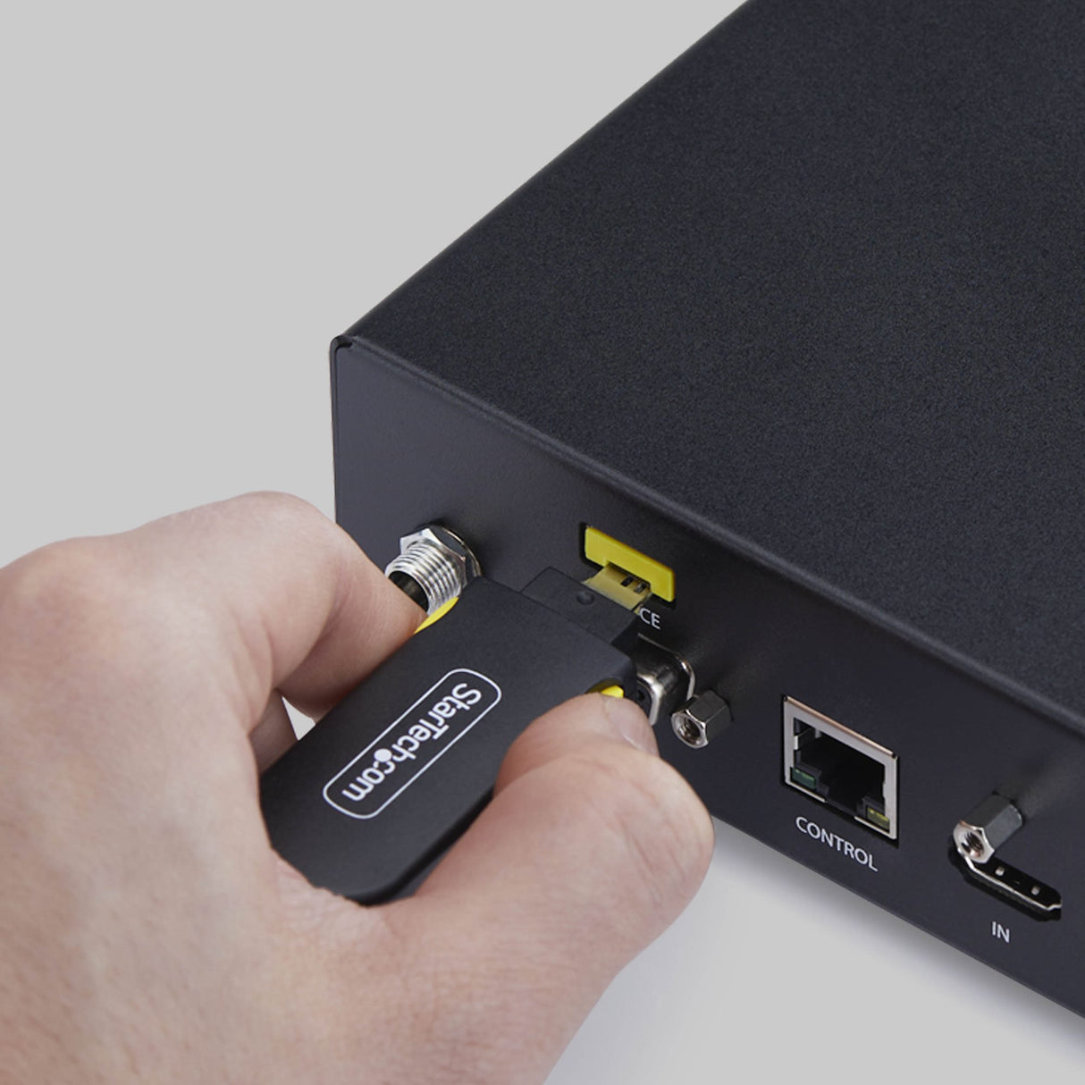 StarTech.com USB-A Port Blocker Key with 4x Latching USB-A Dust Cover Plugs, Snap-In Reusable Port Protectors for Laptops & Computers