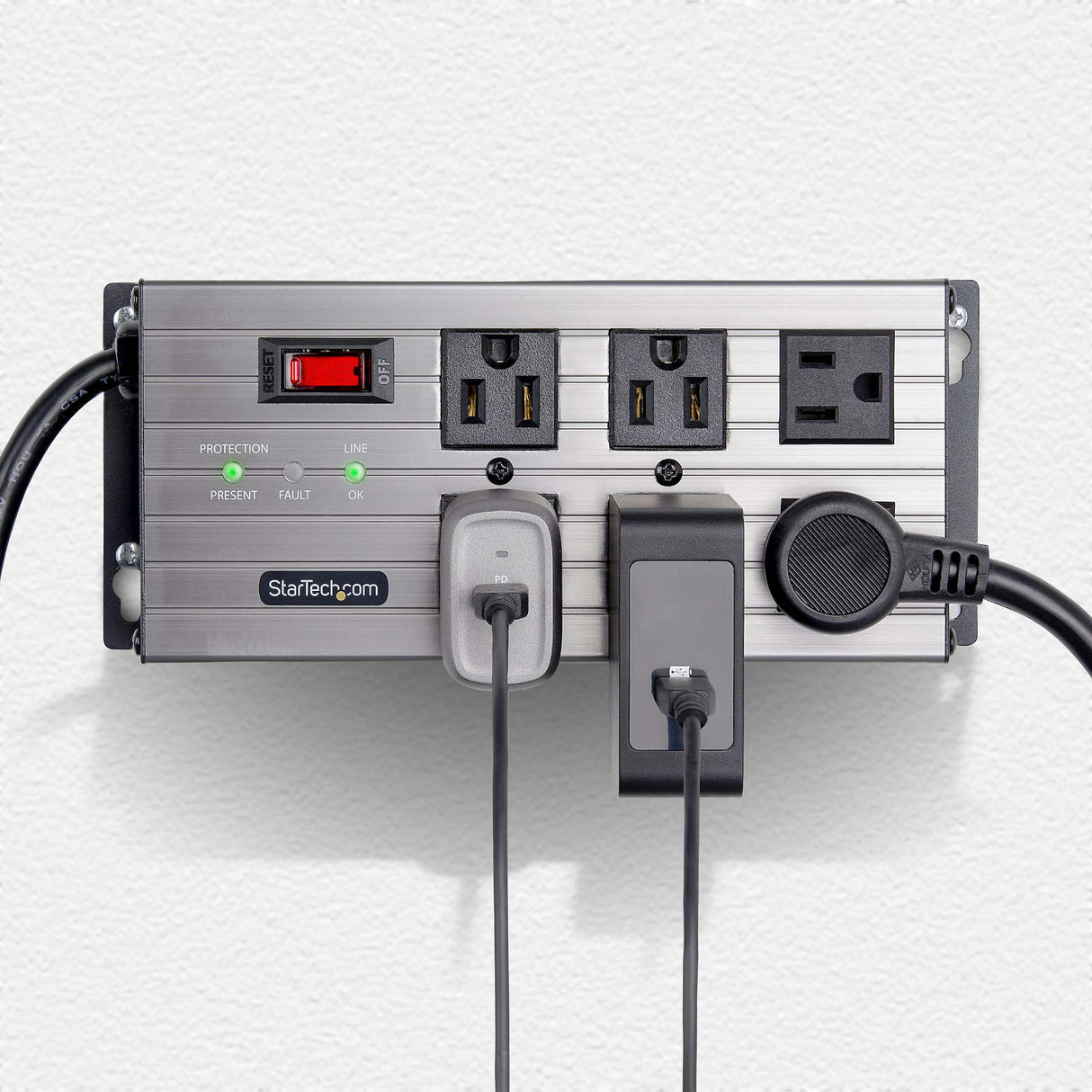 StarTech.com 6-Outlet Industrial Power Strip 125V/15A, EMI/RFI Isolation, Surge Protection, Mountable PDU, Attached 8ft/2.4m Cord, NEMA 5-15P/R, UL Listed, TAA