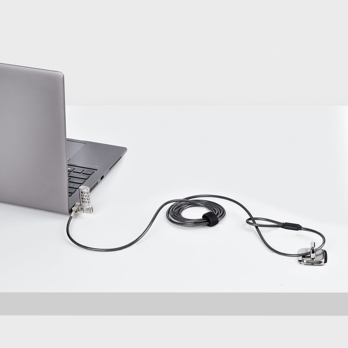 StarTech.com Universal Laptop Lock 6.6ft (2m), Security Cable For Notebook Compatible With Noble Wedge®/Nano/K-Slot; Keyless Combination Locking Cable, Anti-Theft Cut-Resistant Steel Cable - TAA