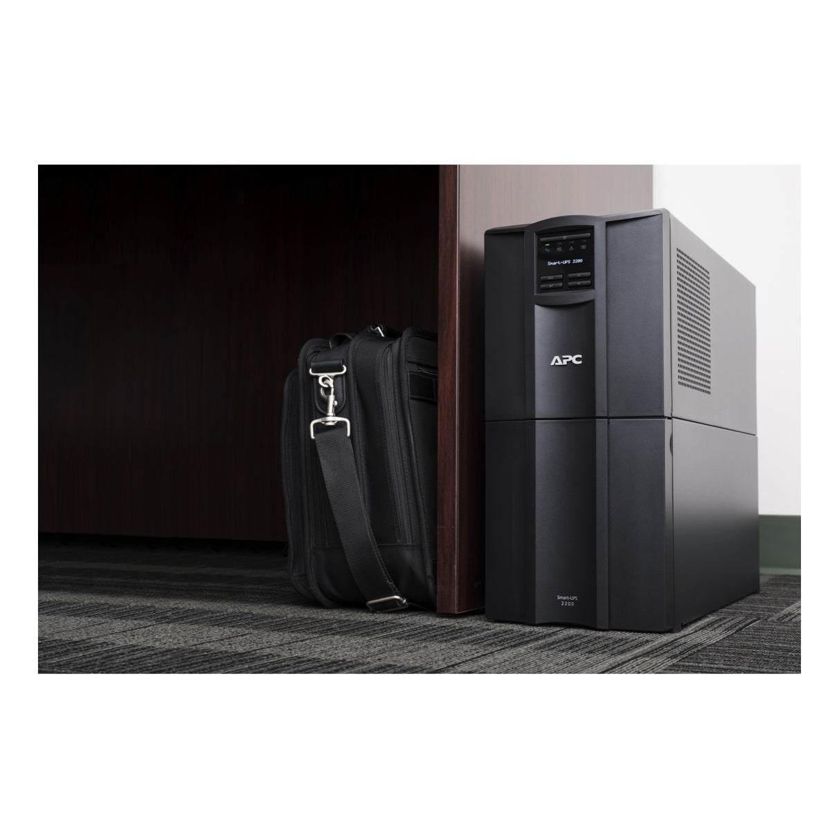 APC SMT2200C uninterruptible power supply (UPS) Line-Interactive 2.2 kVA 1980 W 10 AC outlet(s)