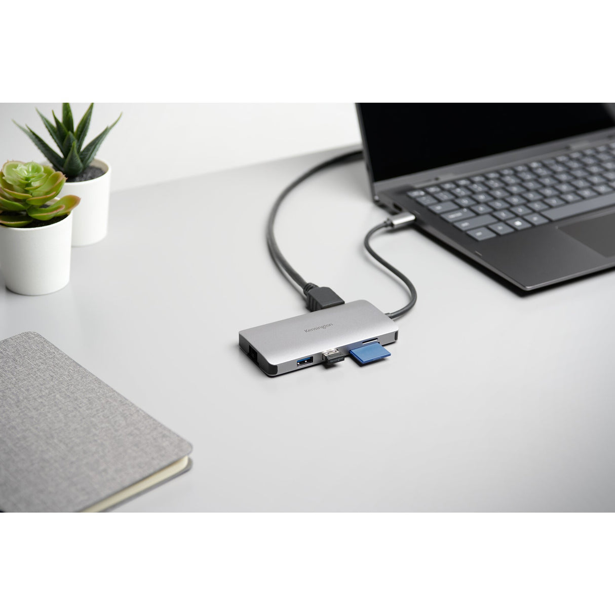 Kensington UH1400P USB-C 8-in-1 Driverless Mobile Dock