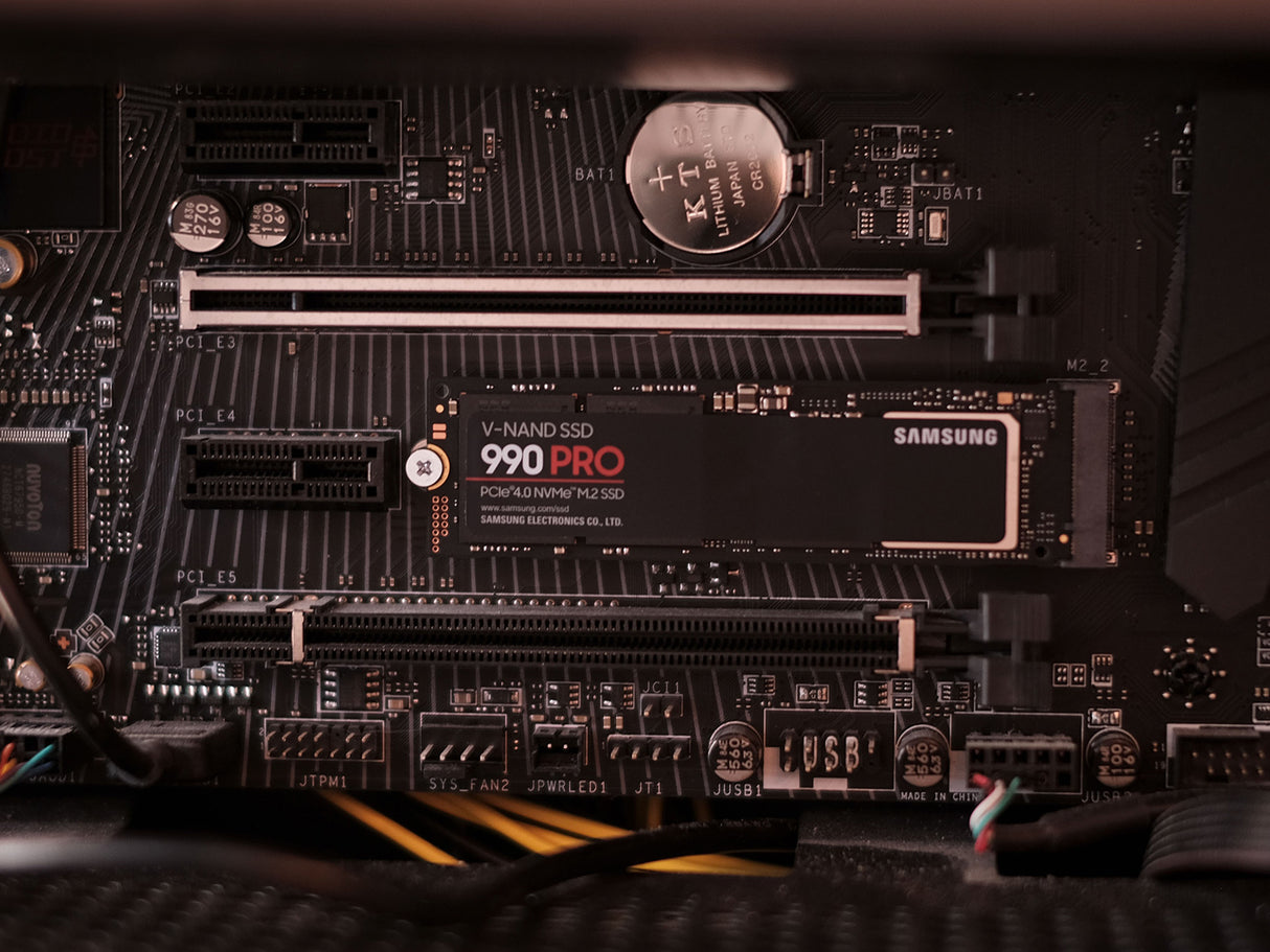 Samsung 990 PRO 1 TB M.2 PCI Express 4.0 NVMe V-NAND MLC