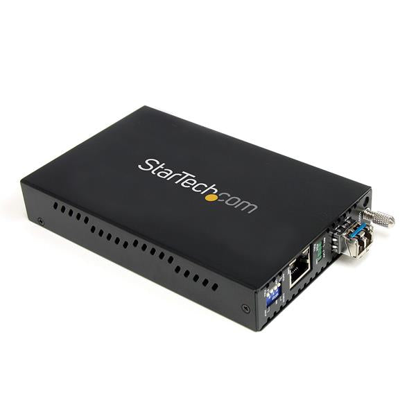 StarTech.com 1000 Mbps Gigabit Single Mode Fiber Media Converter LC 40 km - TAA