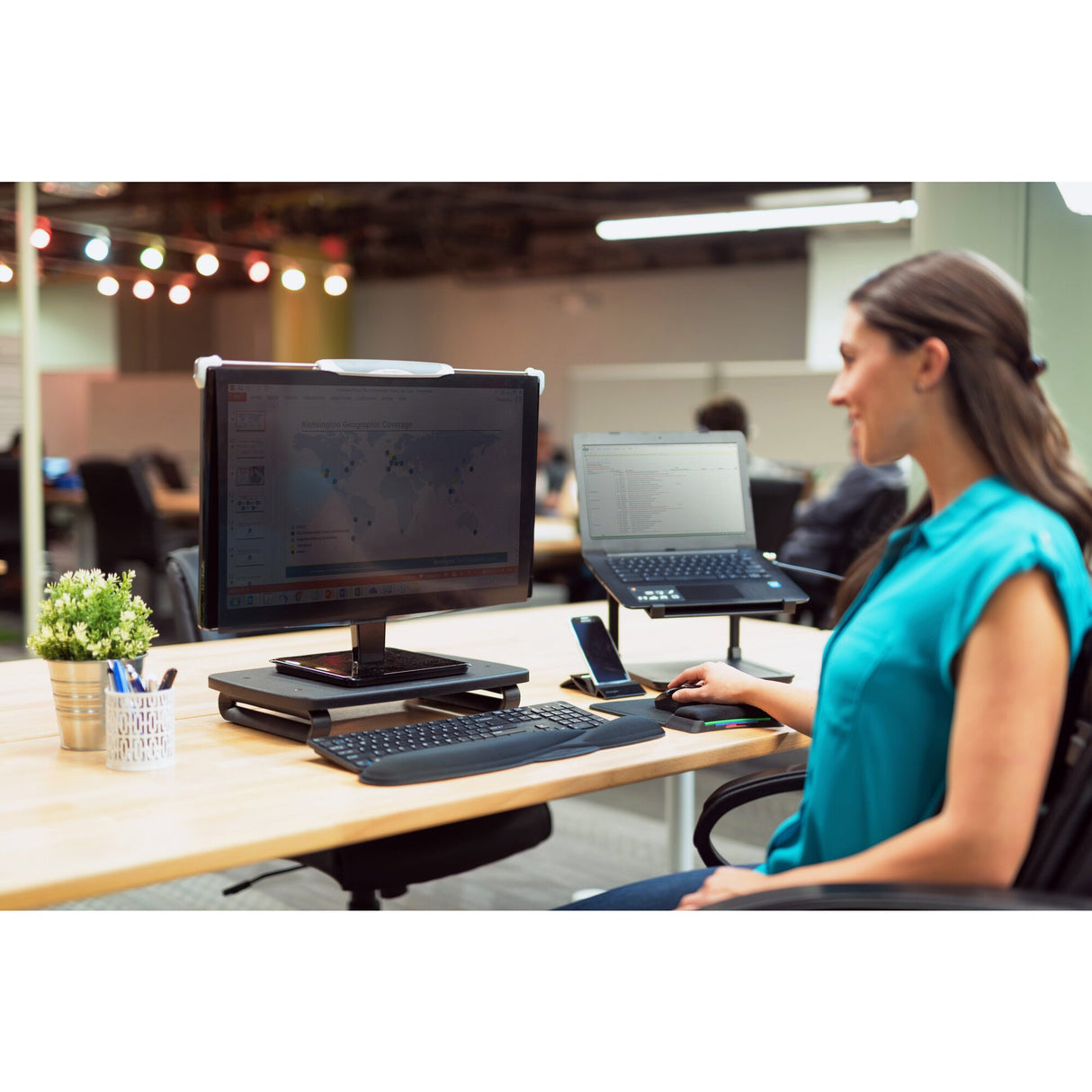 Kensington FS220 Snap2 Privacy Screen for 20”-22” Widescreen Monitors — Black