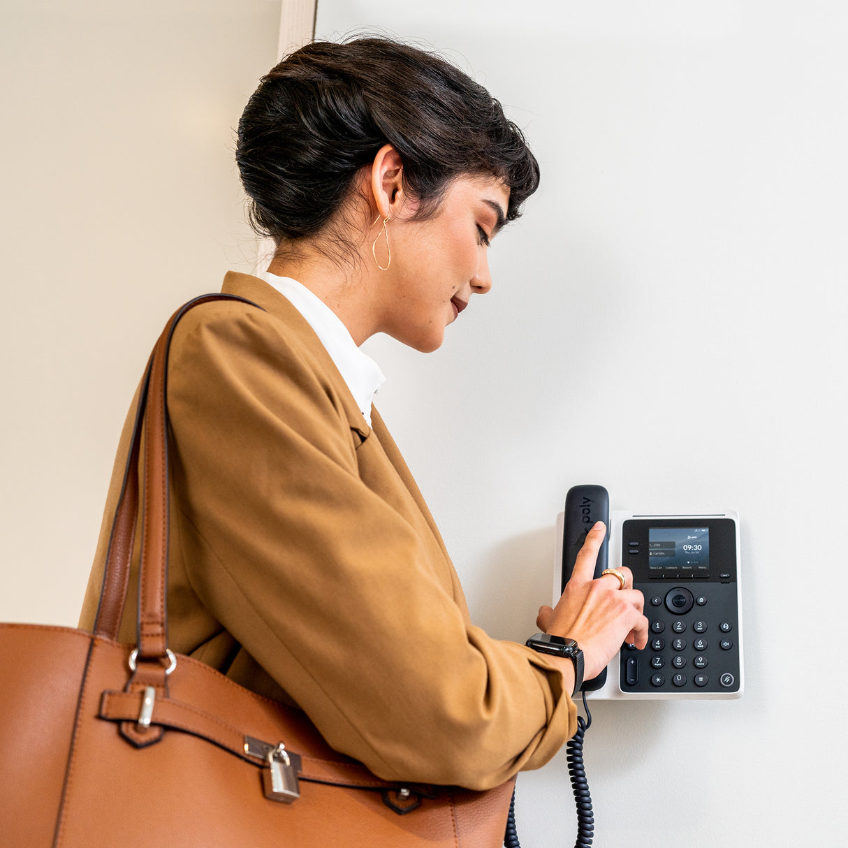 HP Poly Edge E100 IP Phone and PoE-enabled