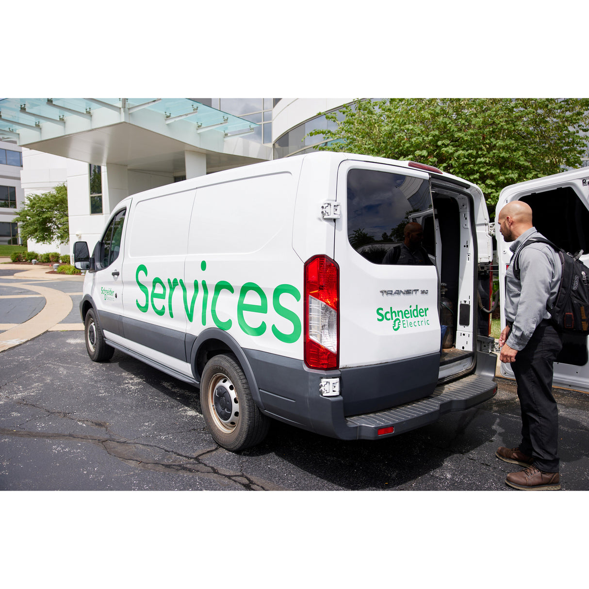 APC Scheduling Upgrade to 7X24 for Existing Startup Service for 41 to 150 kVA