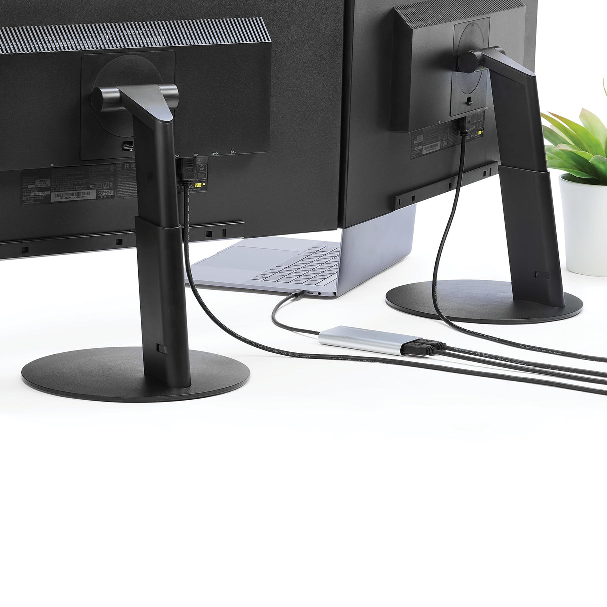 StarTech.com Thunderbolt to Dual HDMI 2.0 Adapter, Dual 4K 60Hz Thunderbolt to HDMI Converter, 2x HDMI Monitor Video Display Adapter, Thunderbolt Certified - Mac & Windows