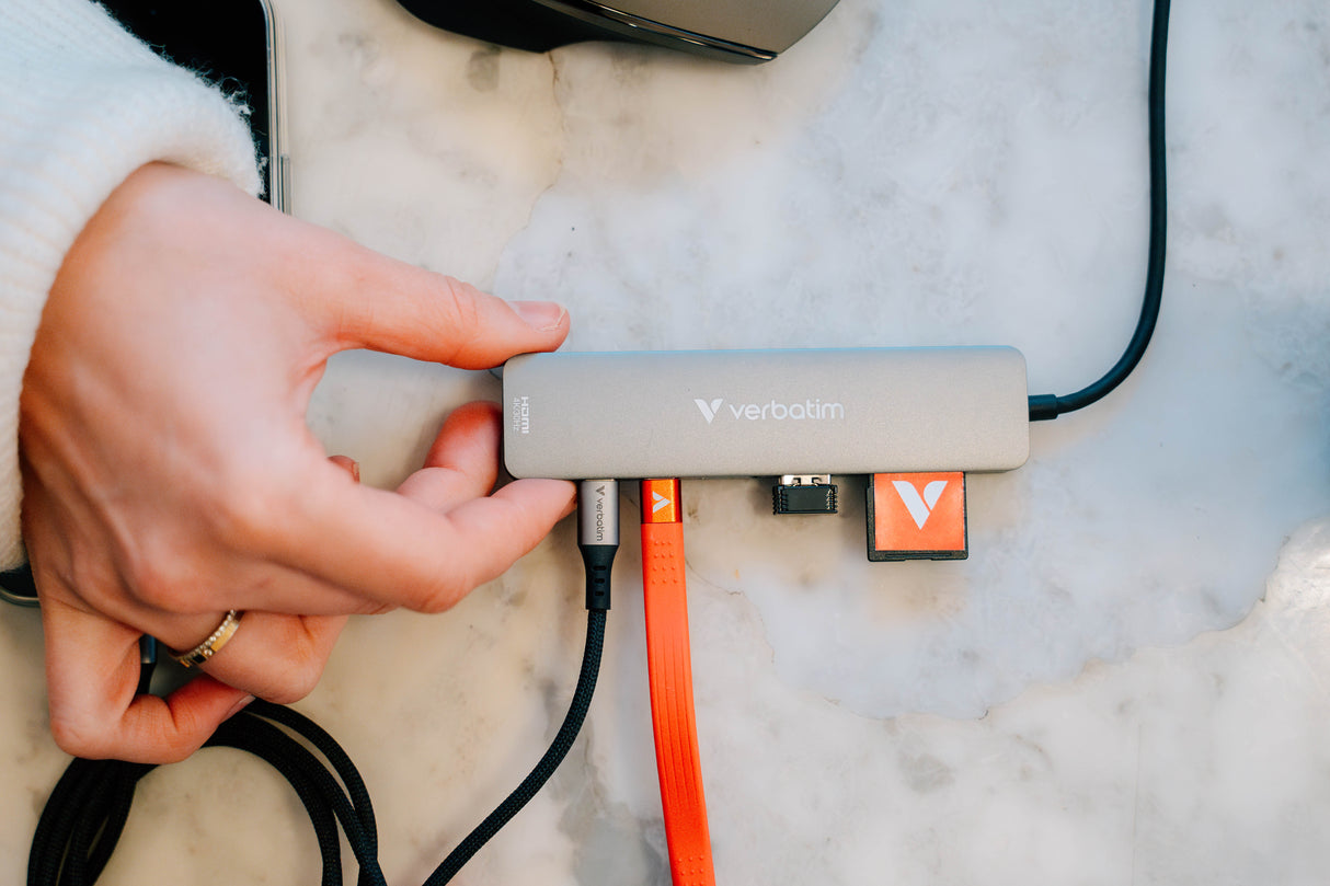 Verbatim USB-C Essentials Multiport Hub 7 ports: HDMI, USB-C, USB-C 3.2 Gen 1, 2 x USB-A 3.2 Gen 1, SD & microSD