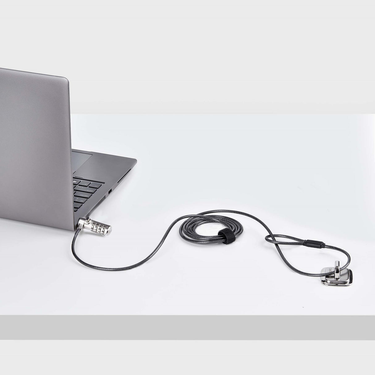 StarTech.com Slim Lock Noble Wedge® Slot Compatible, 5ft (1.5m) Locking Cable, Anti-Theft Security For Laptop/Notebook, Cut-Resistant Steel Cable, Combo Lock, TAA
