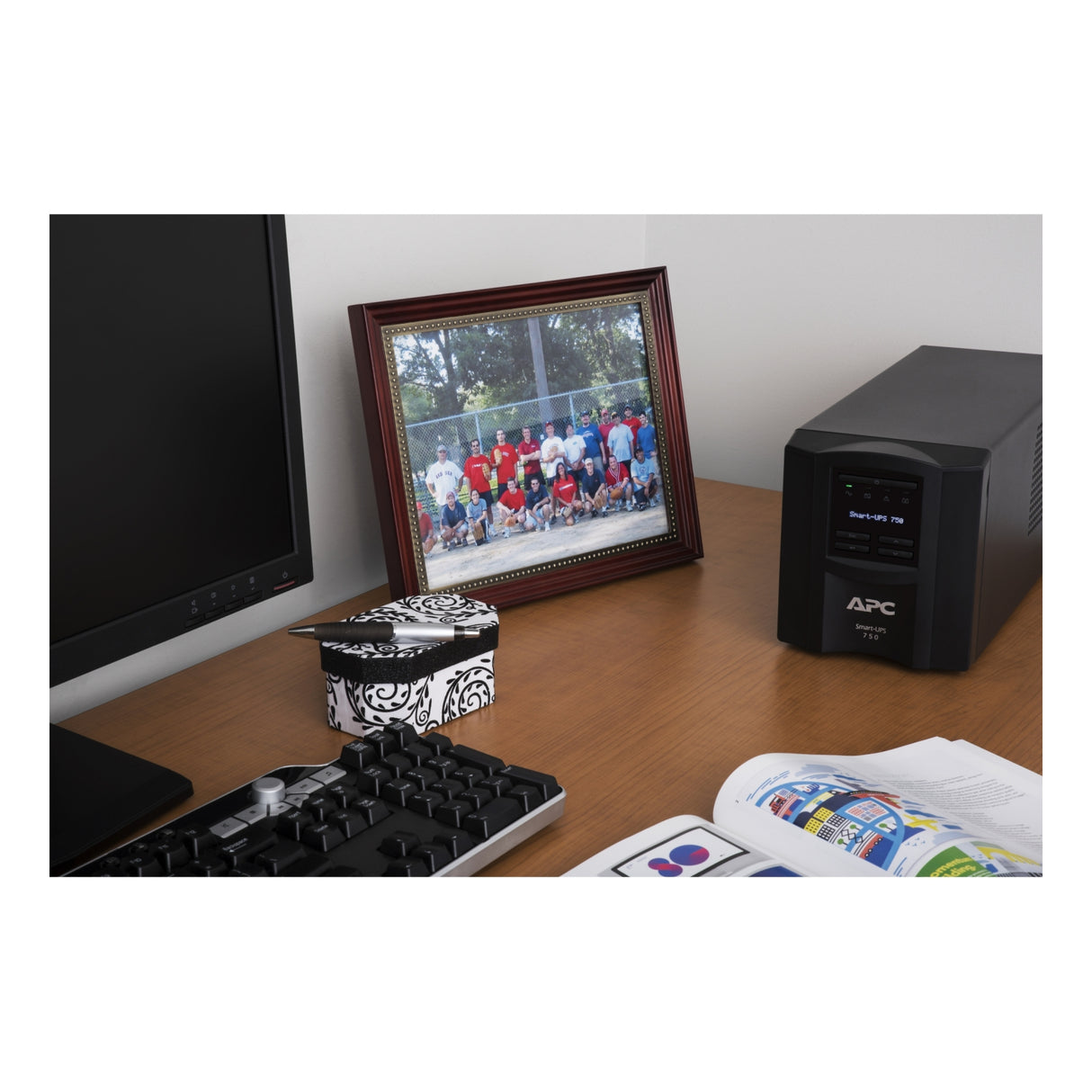 APC SMT750C uninterruptible power supply (UPS) Line-Interactive 0.75 kVA 500 W 6 AC outlet(s)