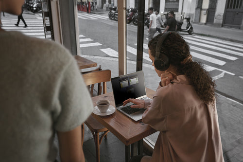 HP EliteBook X Flip G1i AI PC Copilot+ PC Intel Core Ultra 7 256V Hybrid (2-in-1) 35.6 cm (14") Touchscreen WUXGA 16 GB LPDDR5x-SDRAM 512 GB SSD Wi-Fi 7 (802.11be) Windows 11 Pro Silver