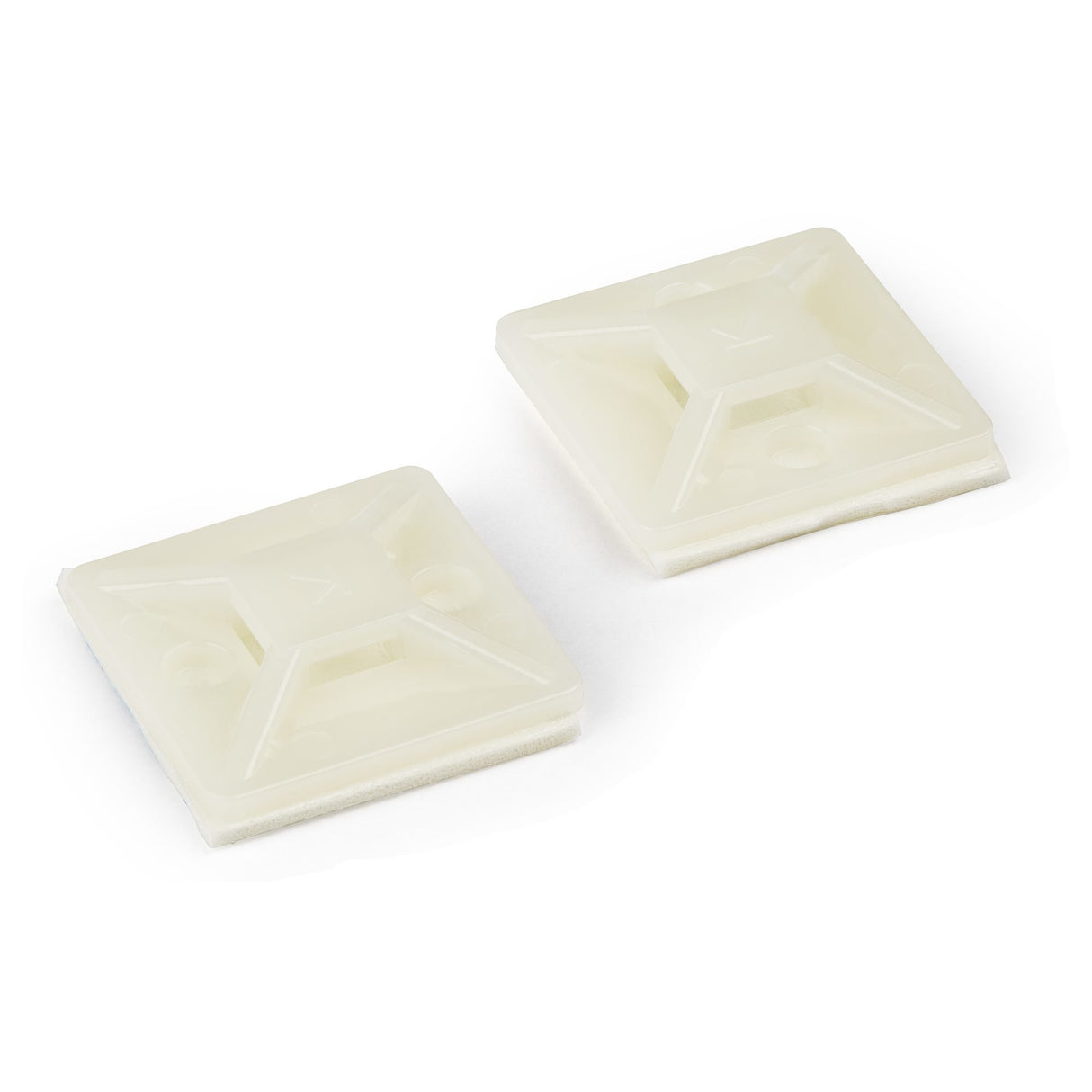 StarTech.com 100 Pack Cable Tie Mounts with Adhesive Tape for 0.18 in. (4.6 mm) Wide Ties - Nylon/Plastic Zip Tie Mounts - Electrical/Network Cable Wrap Mounts / 94V-2 Fire & UL Rated - TAA