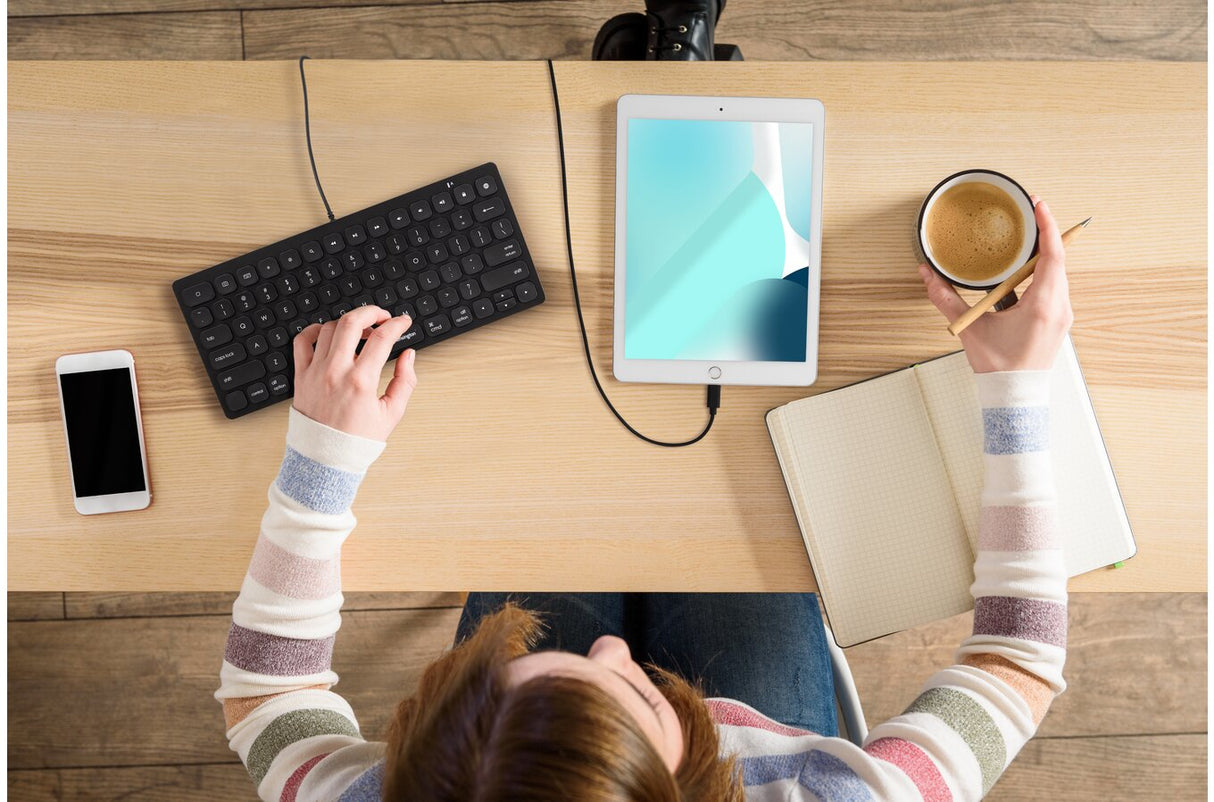 Kensington Simple Solutions QWERTY US English Lightning Black