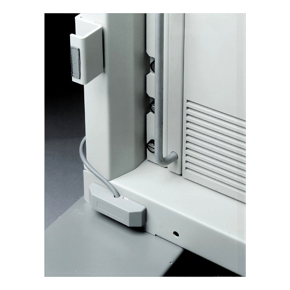 APC NetShelter VX/SX Door Sensor Switch Kit