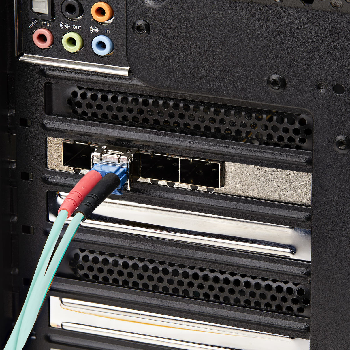 StarTech.com MSA-Compliant SFP-25G-SR-S SFP28 Module, 25Gbps Multimode Fiber (MMF), 100m (328ft), LC Connector, 850nm, 25 Gigabit Optical Transceiver w/ DDM/DOM